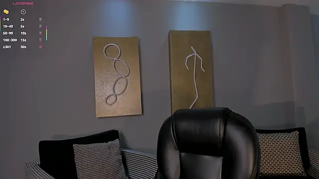 PaulinaSantos  online show from May 14, 7:20 pm