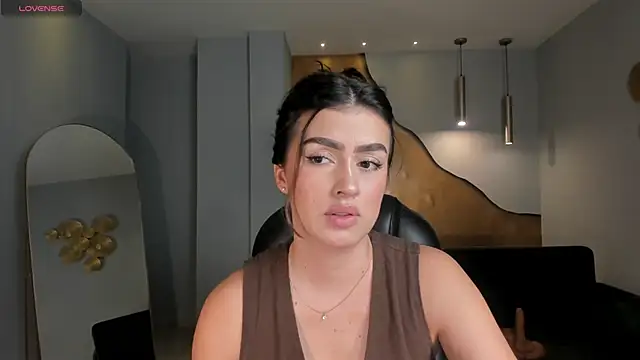 PaulinaSantos  online show from May 21, 6:26 pm