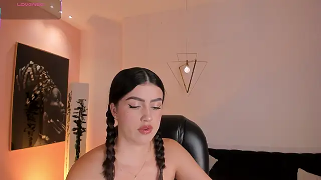 Snapshot of PaulinaSantos_ chatting on July 10, 7:49 pm PaulinaSantos online show from July 10, 7:49 pm