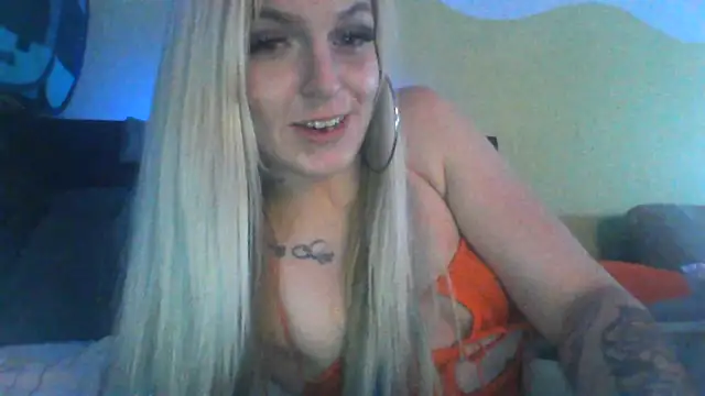 Snapshot of ThatSlutNamed-Heather chatting on January 12, 1:05 pm ThatSlutNamed-Heather online show from January 12, 1:05 pm