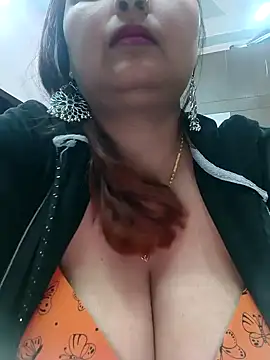 Dianaa9 online show from February 6, 5:30 pm
