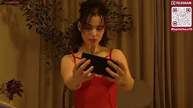 Snapshot of SophieCharm chatting on March 4, 5:02 am SophieCharm online show from March 4, 5:02 am