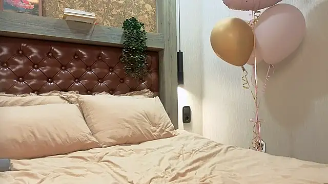 CuteRebelious online show from February 8, 2:09 pm