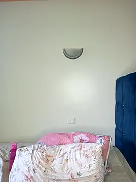 Snapshot of Toomuch_Squirt chatting on February 15, 8:44 am Toomuch Squirt online show from February 15, 8:44 am