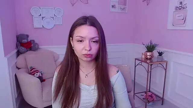 Snapshot of LucySkilar chatting on January 21, 6:00 am LucySkilar online show from January 21, 6:00 am