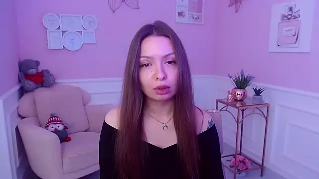 Snapshot of LucySkilar chatting on January 26, 5:34 am LucySkilar online show from January 26, 5:34 am