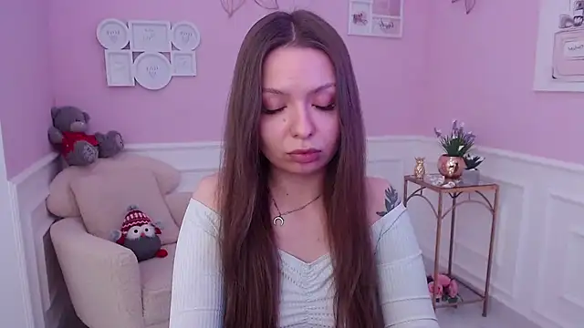 Snapshot of LucySkilar chatting on February 20, 11:53 am LucySkilar online show from February 20, 11:53 am