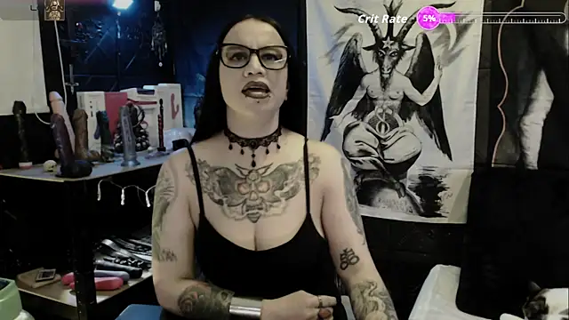 Evil Queen 666 online show from December 16, 5:12 am
