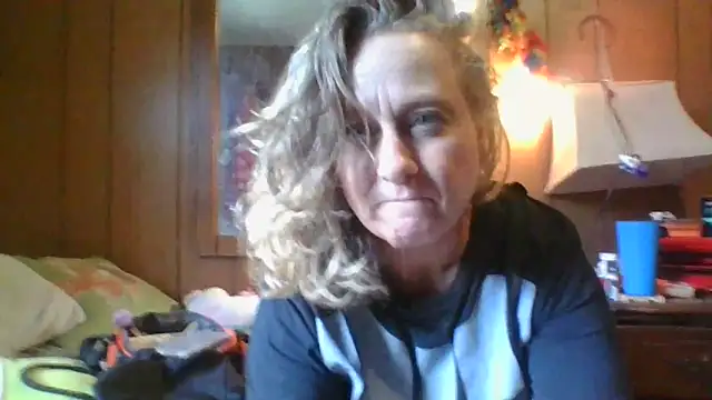 Snapshot of stormynight1 chatting on June 20, 6:11 pm stormynight1 online show from June 20, 6:11 pm