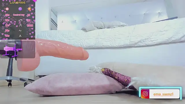 ema  saenz online show from December 22, 6:49 am