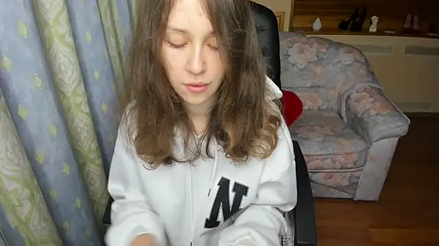 AfinaCutie online show from November 5, 7:30 am