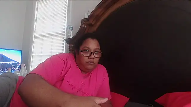 Snapshot of ebonyred chatting on January 17, 8:55 pm ebonyred online show from January 17, 8:55 pm