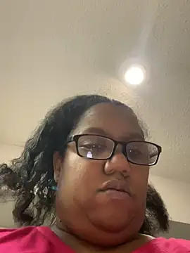 Snapshot of ebonyred chatting on February 24, 3:42 pm ebonyred online show from February 24, 3:42 pm