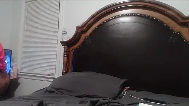 Snapshot of ebonyred chatting on September 18, 3:08 am ebonyred online show from September 18, 3:08 am