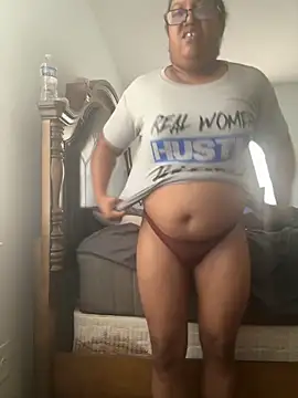 Snapshot of ebonyred chatting on September 21, 4:19 pm ebonyred online show from September 21, 4:19 pm