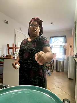 Snapshot of ebonyred chatting on October 25, 1:29 pm ebonyred online show from October 25, 1:29 pm