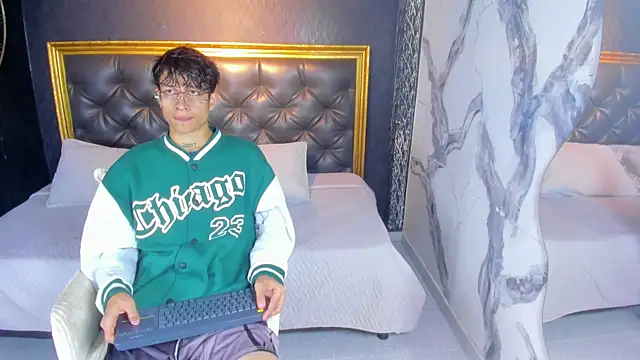 AgarEvans online show from October 30, 2:57 am