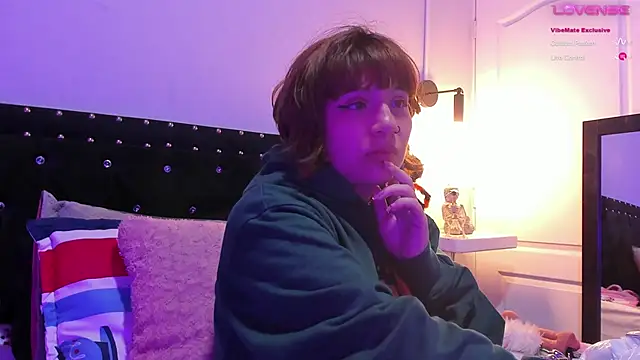 Snapshot of hey_noraly chatting on November 21, 4:11 am hey noraly online show from November 21, 4:11 am