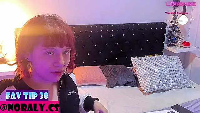 Snapshot of hey_noraly chatting on January 6, 4:16 am hey noraly online show from January 6, 4:16 am