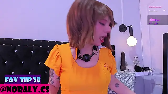 Snapshot of hey_noraly chatting on January 14, 7:36 am hey noraly online show from January 14, 7:36 am