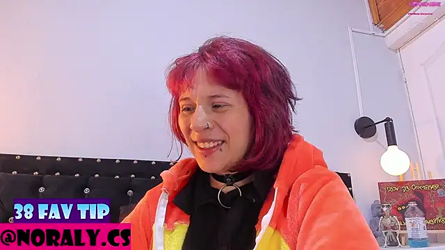 Snapshot of hey_noraly chatting on January 19, 4:05 am hey noraly online show from January 19, 4:05 am