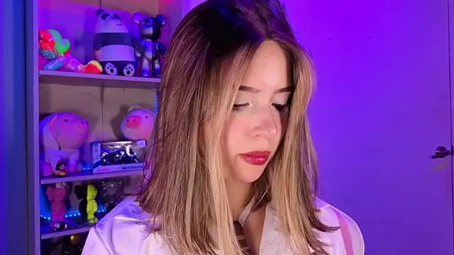 EmilyMiller  online show from April 27, 3:21 pm