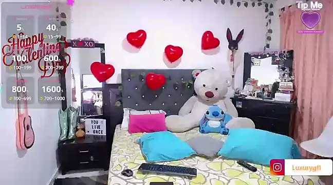 Snapshot of Pocahontaslovex chatting on February 14, 3:15 pm Pocahontaslovex online show from February 14, 3:15 pm