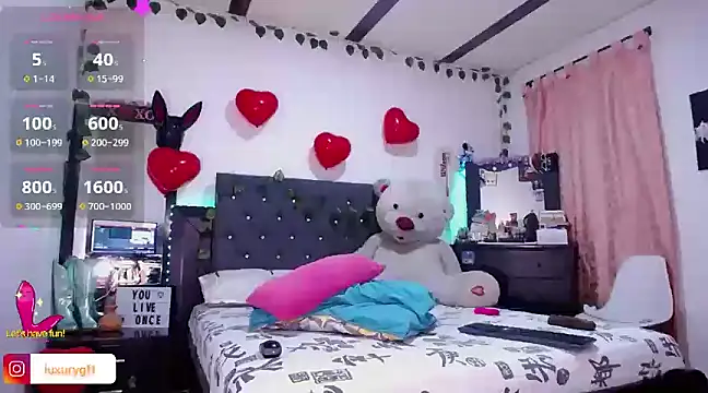 Snapshot of Pocahontaslovex chatting on February 18, 3:21 pm Pocahontaslovex online show from February 18, 3:21 pm
