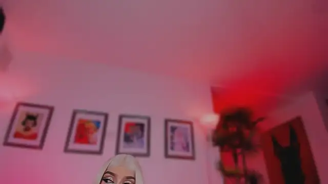 Taylor  foxxx online show from May 15, 7:26 am