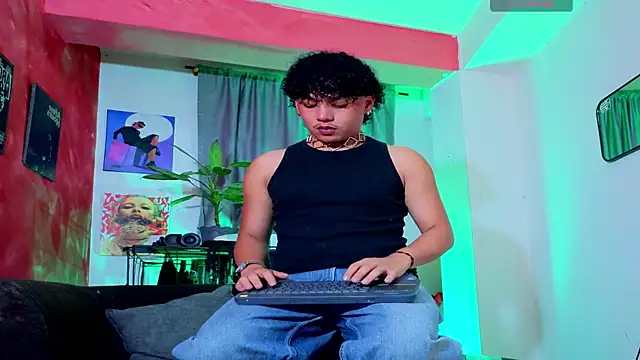 Snapshot of GaelOconner chatting on March 21, 12:37 am GaelOconner online show from March 21, 12:37 am