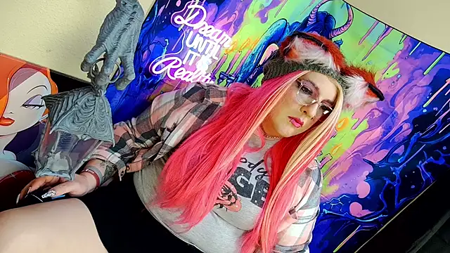 Blakelytgirl online show from May 15, 5:20 pm
