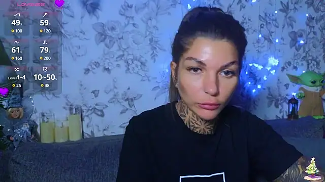 tattooedBabyy online show from December 4, 1:31 pm