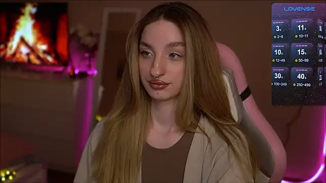 Snapshot of Lexy_kiky chatting on February 1, 9:29 pm Lexy kiky online show from February 1, 9:29 pm
