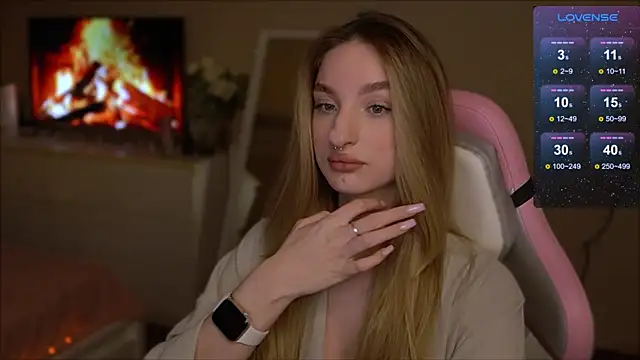 Snapshot of Lexy_kiky chatting on February 2, 11:11 pm Lexy kiky online show from February 2, 11:11 pm