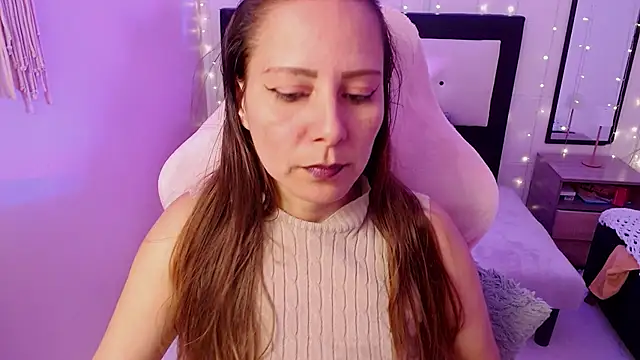 camila delarosa online show from June 2, 4:31 pm