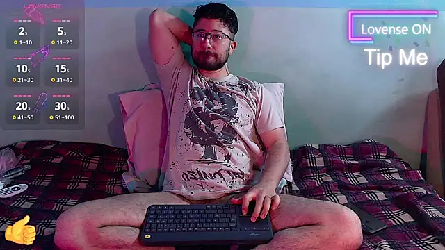 Snapshot of teddy_foster chatting on February 25, 1:10 pm teddy foster online show from February 25, 1:10 pm