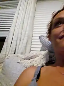 Snapshot of Dixiefaye_Pika chatting on February 6, 4:42 am Dixiefaye Pika online show from February 6, 4:42 am