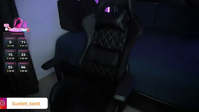 ScarlettAndClark online show from April 9, 4:45 am