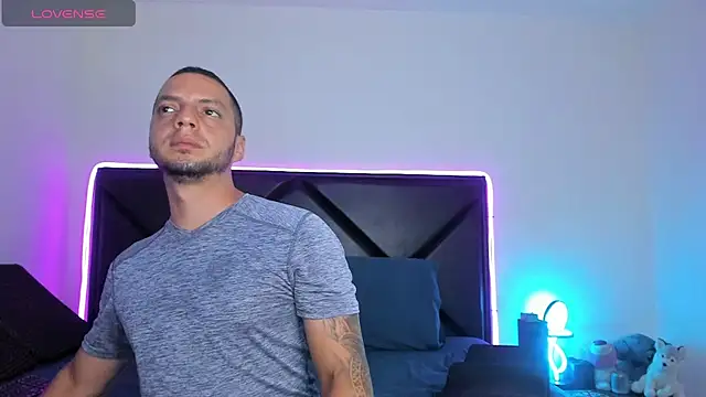 ScarlettAndClark online show from April 10, 3:45 am