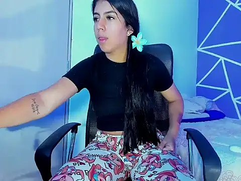 skinnyanai2 online show from October 4, 2:37 pm