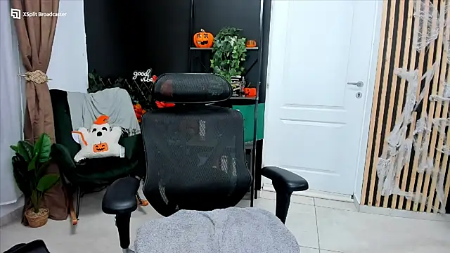 fireflowers  online show from October 28, 10:01 pm