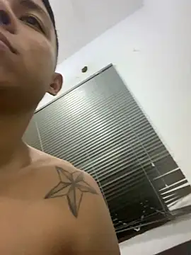 aalan foxter online show from December 24, 2:43 am