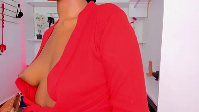 Alejandra Dunn online show from October 31, 1:06 am