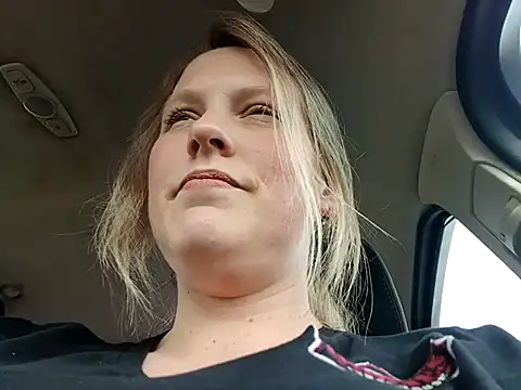 Cumonkatie online show from March 24, 7:08 pm