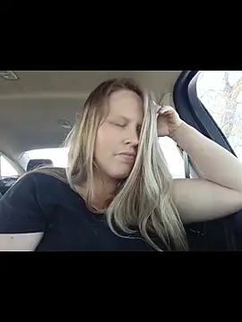 Cumonkatie online show from April 4, 1:08 pm