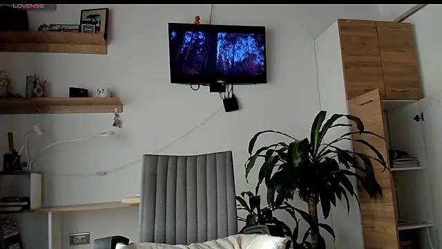 manucute 23  online show from June 15, 3:25 pm