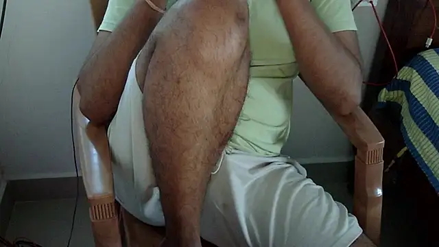 Snapshot of The_SHY_uncut chatting on March 16, 12:33 pm The SHY uncut online show from March 16, 12:33 pm