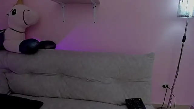 Oriana Guzman online show from April 28, 5:34 am