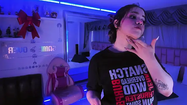 Snapshot of albaismynameX chatting on December 19, 12:12 pm albaismynameX online show from December 19, 12:12 pm