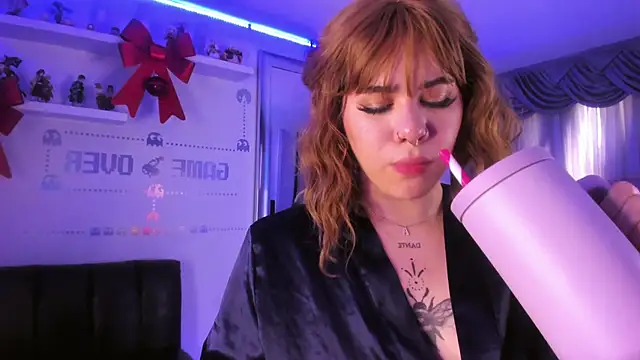 Snapshot of albaismynameX chatting on December 21, 3:09 pm albaismynameX online show from December 21, 3:09 pm